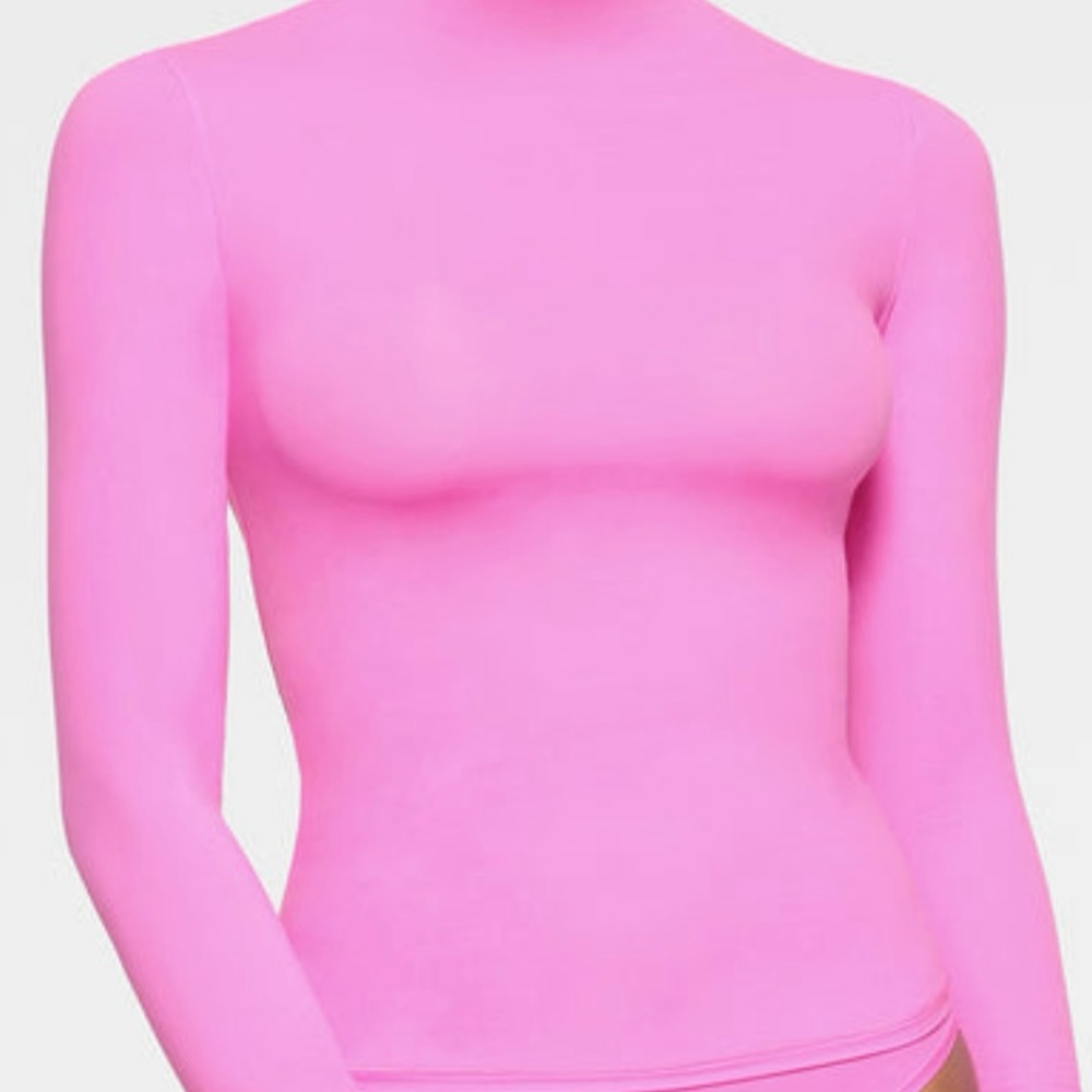 Skims fits everybody turtleneck.